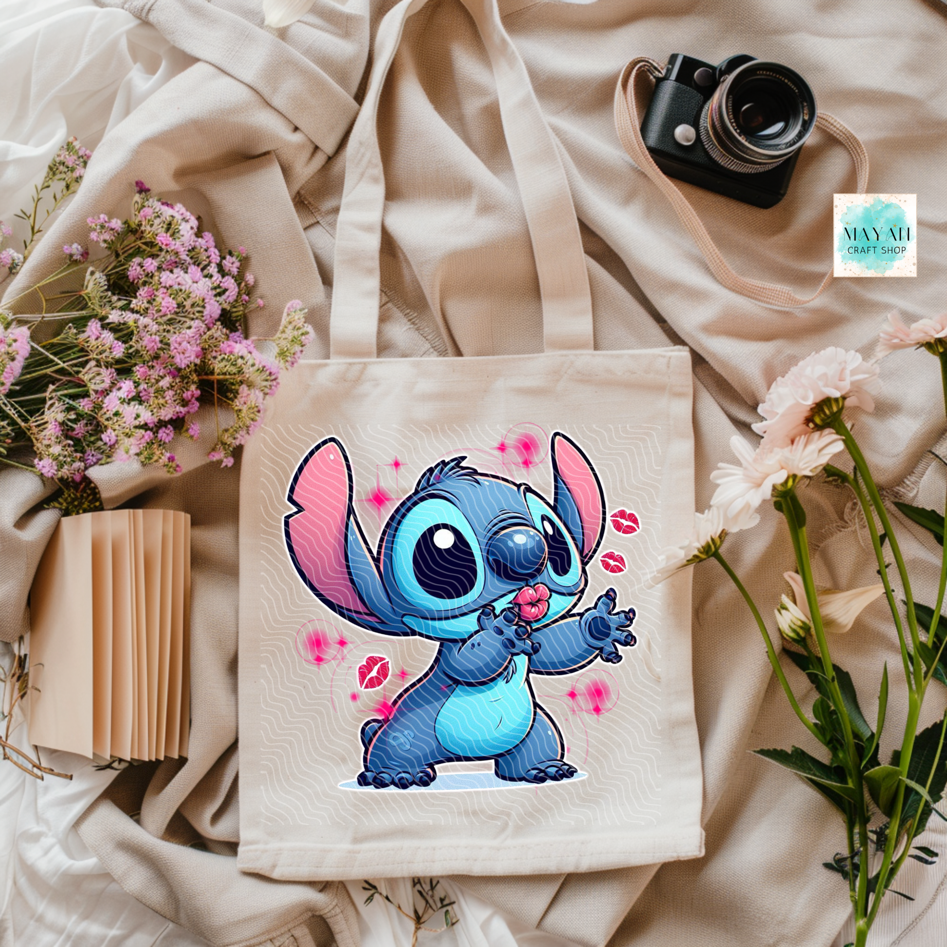 Alien kisses tote bag. -Mayan Craft Shop